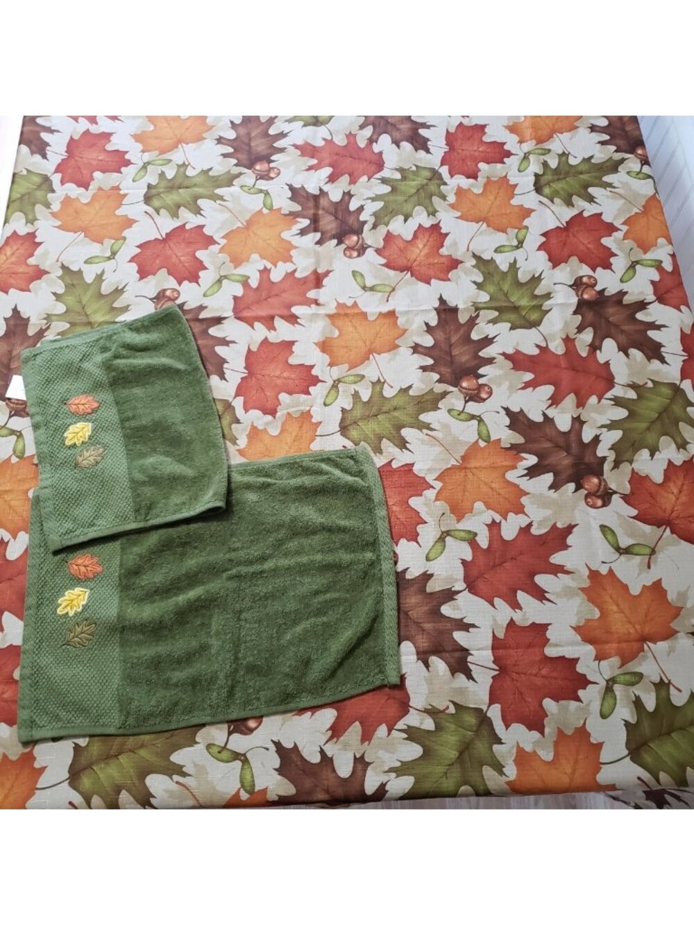 Fall Tablecloth & Towels Set Autumn Leaves Kitchen Decor Bundle